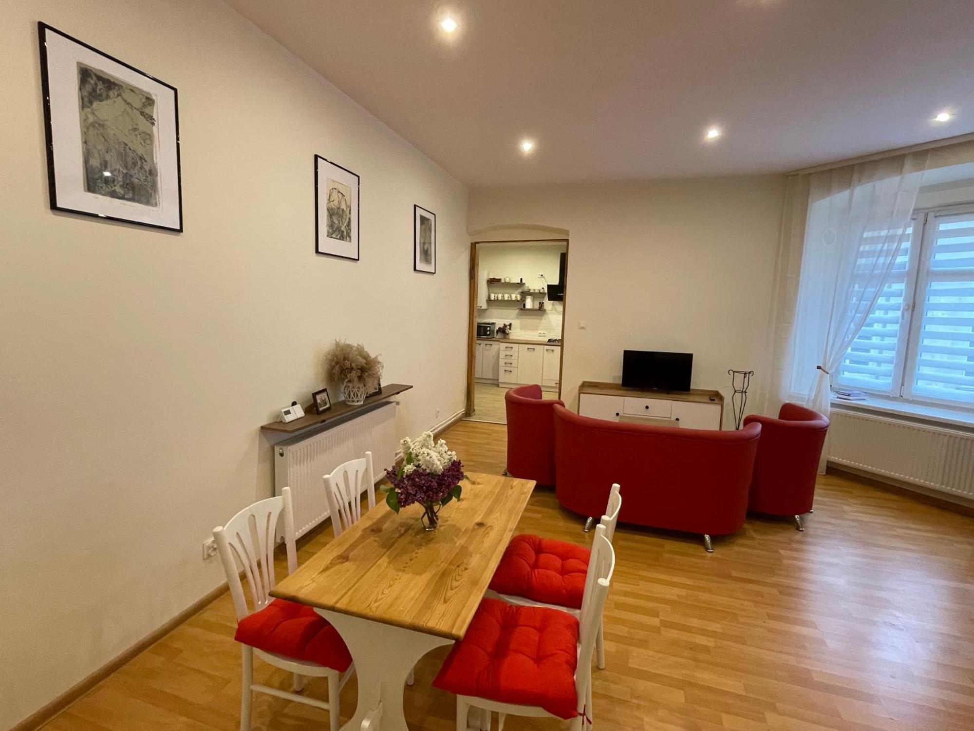 Apartamenty Przy Starym Miescie Ζεστοκόβα Εξωτερικό φωτογραφία