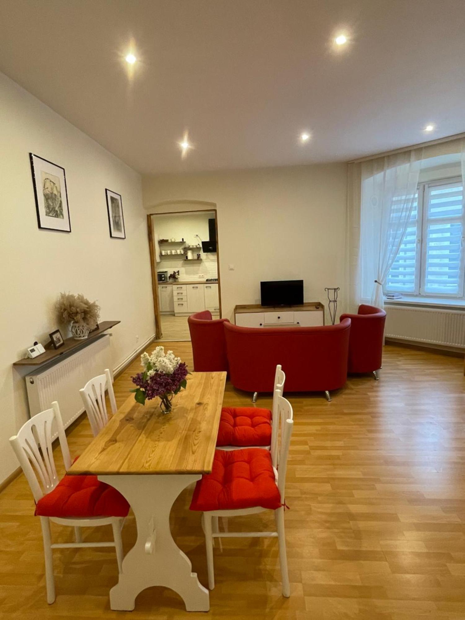 Apartamenty Przy Starym Miescie Ζεστοκόβα Εξωτερικό φωτογραφία